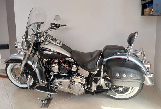 HARLEY-DAVIDSON SOFTAIL DELUXE 